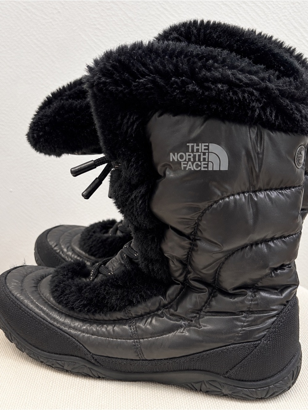 The North Face Nuptse Alphy Fur IV Black Winter Snow Boots Women’s 6